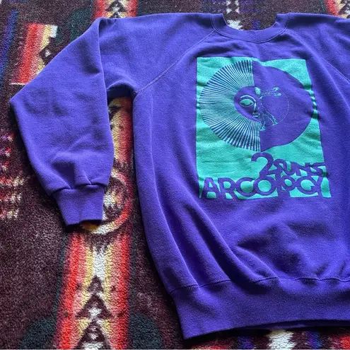 Hanes VTG 90’s Graphic Crewneck Pullover Sweater. . Medium. 2 Suns Arcology. USA.