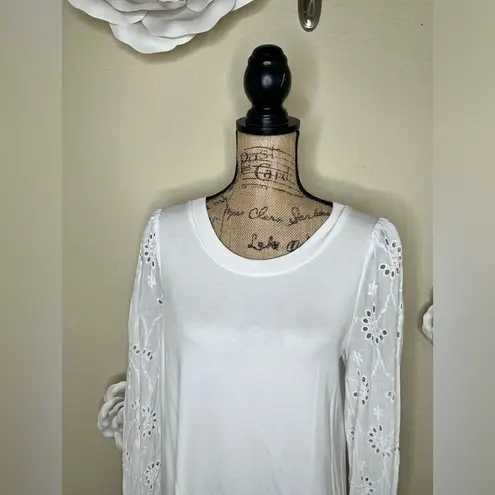 Entro NTM: Solid White Floral Eyelet Long Sleeve Top in Size Small