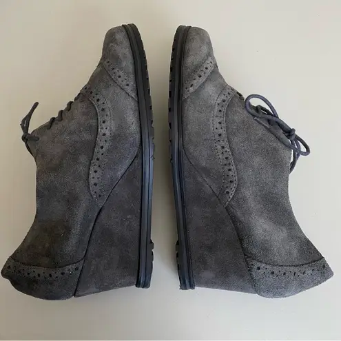 Ellen Tracy  Active Gray Tobin Oxford Wedge SZ 8.5 suede booties wingtip