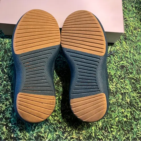 Allbirds Woolrunner Mizzles Womens size 6, Deep emerald ( Rugged khaki) sneakers