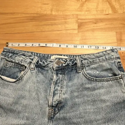 Hidden Button Up Light Wash Cut Off Jean Shorts Blue Size L