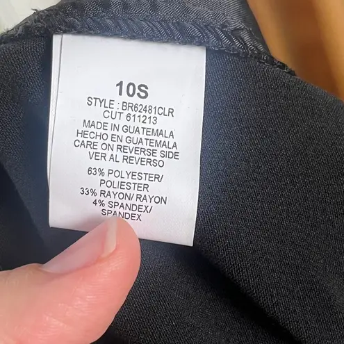 Briggs New York Women's Black Cropped Pull On Pants Size 10S. NEW