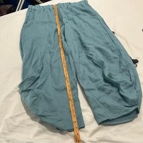 Lisa Bayne Aqua Blue Linen Lantern Barrel Leg Pull