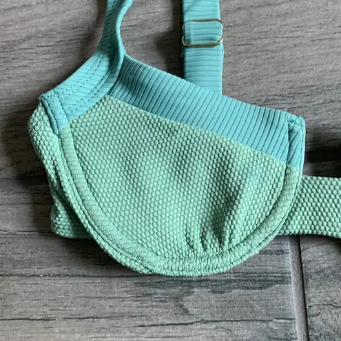 Xhilaration  mint green bikini top