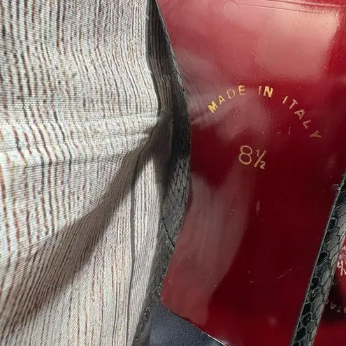 Carisma Women’s Sz 8.5 Black Leather Snake Print With Red Bottom Stiletto Heels