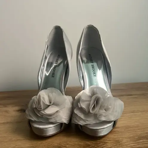 Audrey Brooke  silver heels size 7