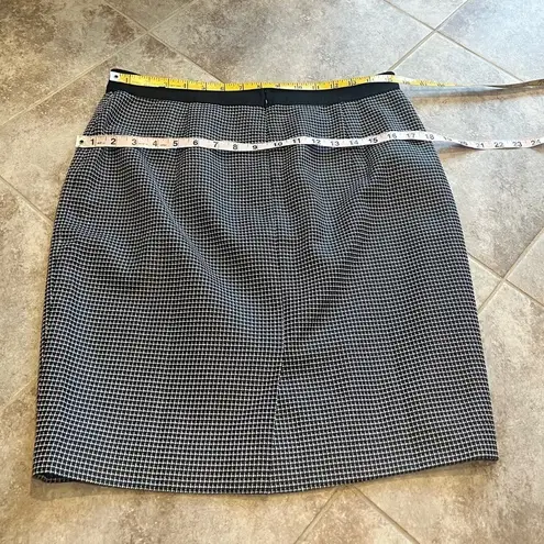 Ann Taylor NEW  checkered mid rise knee length pencil skirt 10 petite black white