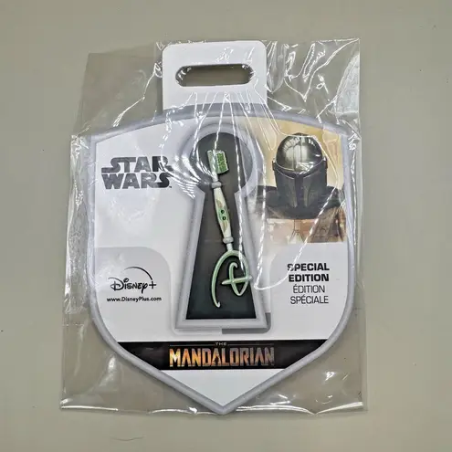 Disney Key Pin The Mandalorian Special Edition New