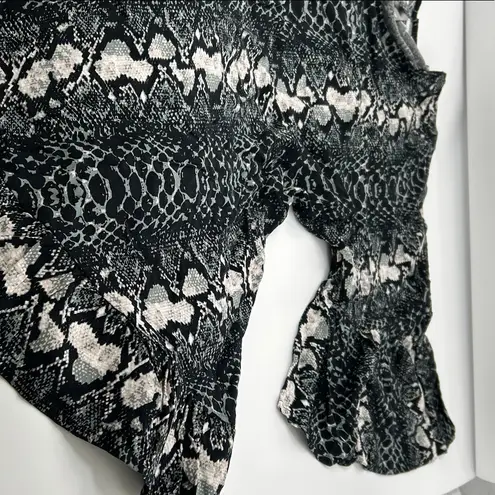 Avenue  Black and White Reptile Pattern Top - Image 9