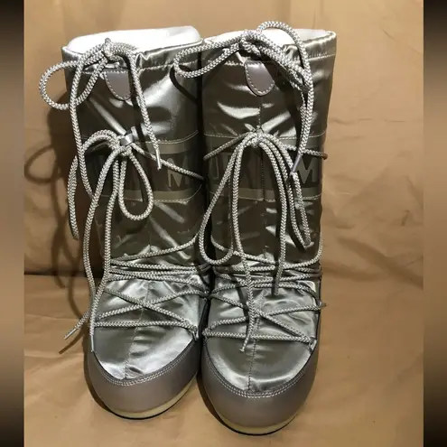 The Moon  Boot Silver Lace Up