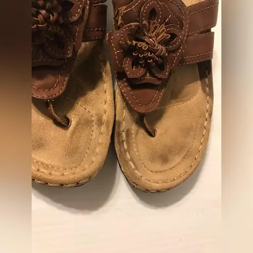 Cliffs Carnation comfort brown slip on sandals women size 9M