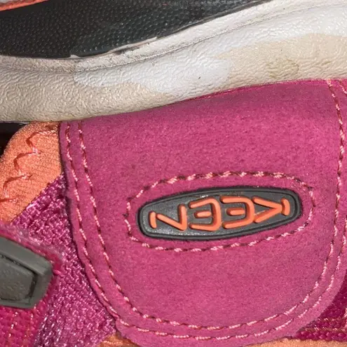 Keen Wo Size 5 Pink and Orange Sandals with Protective Toe Coverage EUC clean