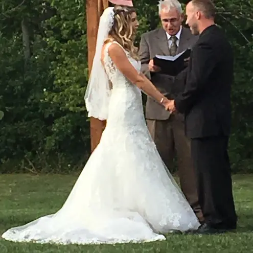 Allure Couture c202 wedding gown White Size 8