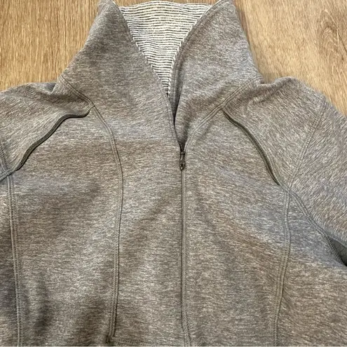 Lululemon  Think Fast Pullover in Heathered Slate/Tonka Stripe size 10