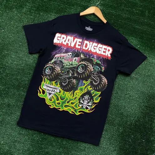 Monster Jam Grave Digger T-Shirt Size Medium