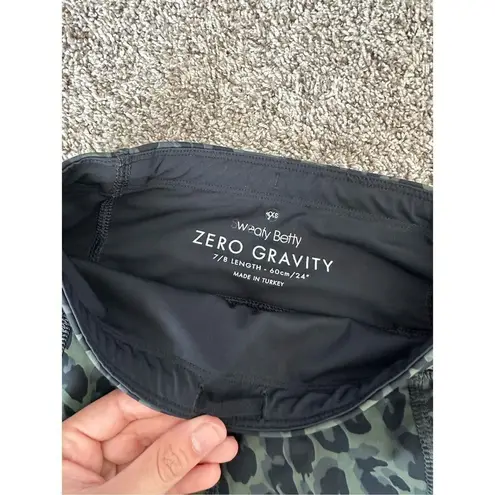 Sweaty Betty  Zero Gravity High Waisted 7/8 Running
Leggings Olive Leopard Print