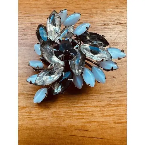 VTG Gorgeous Prong Brooch Smoky Gray Milk Color Stones & Clear Prong Set Brooch