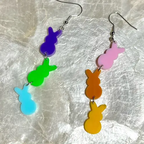 Easter Bunny Dangle Earrings NWOT Pink