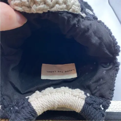 LAUDE THE LABEL Cottogecore Black and White Tote with Wooden Handle