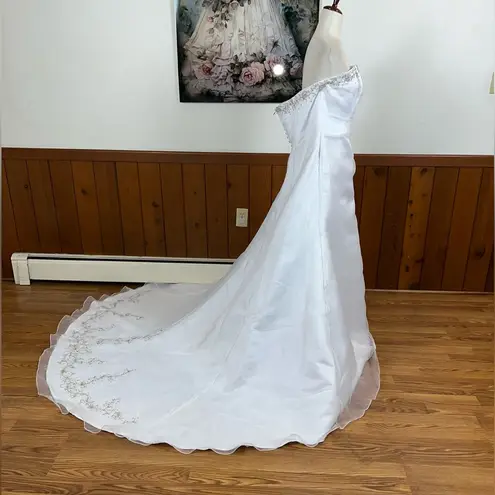 Elegant New Vintage Y2K Imperial White Strapless Organza Wedding Gown! Size 14