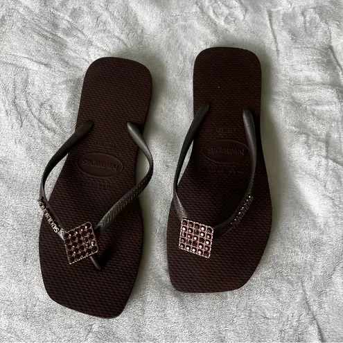 Havaianas NWOT Slim Crystal Square Elegance Flip Flops Sandals in Dark Brown