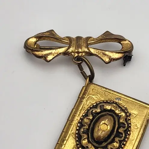 Vintage Gold Tone Locket Brooch Gold