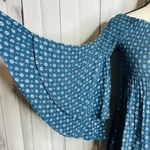 Illa Illa  Blue Floral Off the Shoulder Size S Top Blouse Flutter Sleeve