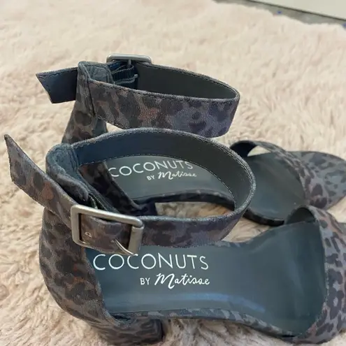 Coconuts by Matisse  Leopard Print Stacked Ankle Strap Sandals Size 8