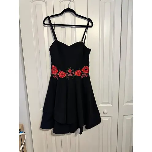 Roz & Ali Black Sleeveless Dress With Red Rose Embroidery At Waistline