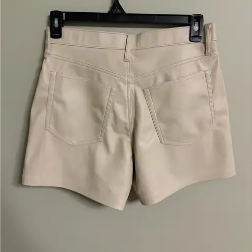 Abercrombie & Fitch NWOT  The Dad Short High Rise Vegan Leather Shorts Size 10