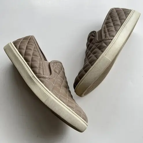 Steve Madden  Gray Ecentrcq Quilted Leather Sneakers‎ Size 8M Shoes Slip On