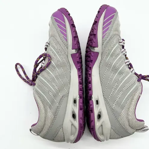 Columbia  Womens 7 Ventrailia Razor Trail Shoe Sneaker Purple Gray Hiking Outdoor