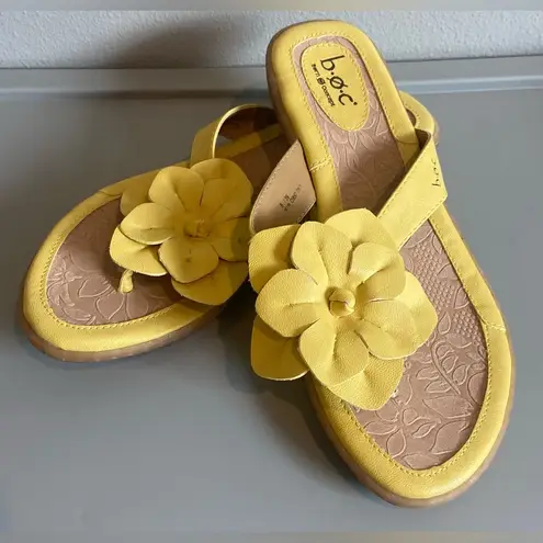 Born concept BOC  Women’s Yellow Sandal with Yellow Leather Flower Size 8 NWOT