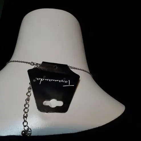 NWT Taramanda L Necklace Green