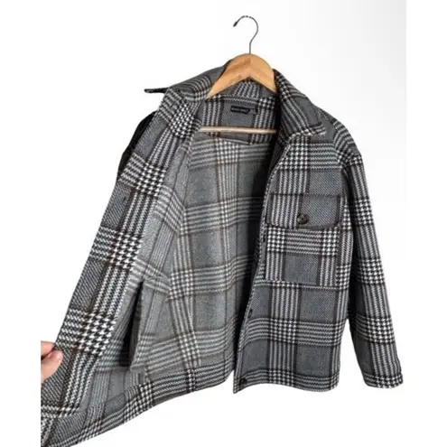 Plaid Shacket Size Medium Black Tape White Black Blue Brown Pockets Flannel