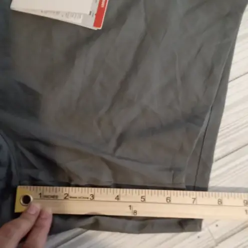 Bontrager Loose Fit Gray Shorts Kalia Style Cycling Non Padded Shorts Size XL