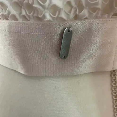 Savvi Top Womens Medium White Mesh Cutout Crop Long Sleeves Thumbholes Gym