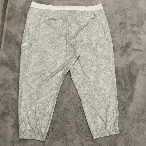 Athleta NWOT Venture Printed Pants Women's Size 26 Gray Lightweight Stretch