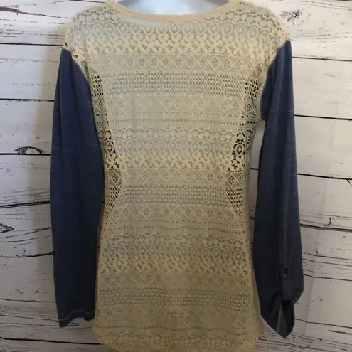 Poof! POOF long sleeve blue ivory crochet lace back‎