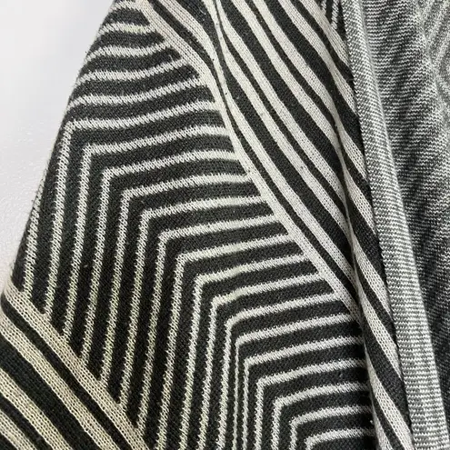 Southwestern Aztec Chevron Printed Fringe Hem Handkerchief Hem Vest