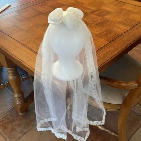 Elegant Cream Lace & Roses Bridal Veil White