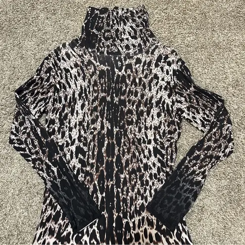 Carmen Marc Valvo  Long-Sleeve Ombre Leopard-Print Sheath Dress