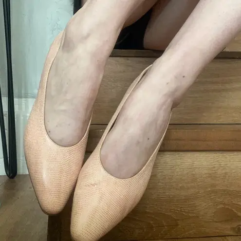 VINTAGE 80s 90s Bruno Magli Peach Pink Embossed Leather Pump Sz 10 Made in Italy