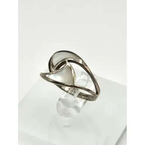 Vintage Mother of Pearl Inlay Sterling Silver Ring Size 7.5