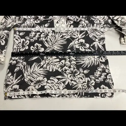 Cathy Daniels , Women’s top, Size Large, Gray & White Floral, 3/4 length sleeves - Image 6