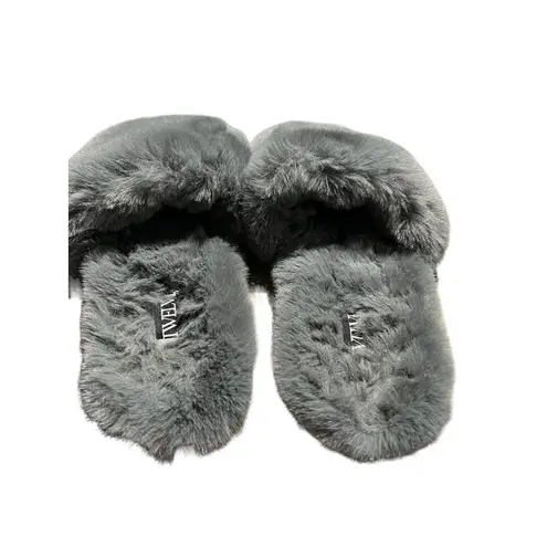 Twelve AM Gray Fluffy Slippers Faux Rabbit Indoor Outdoor Sz 11 Bedroom Shoes