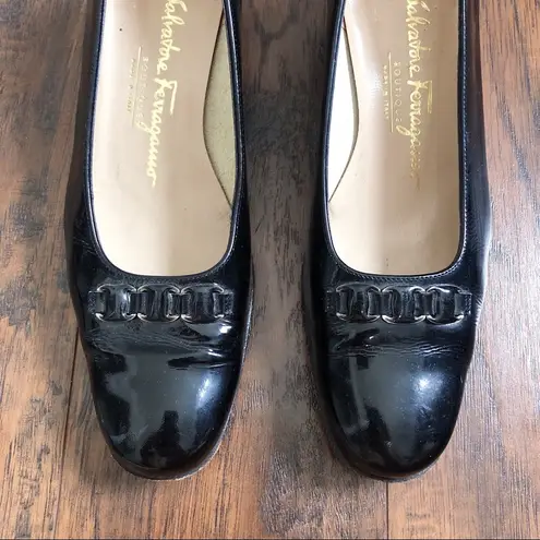Salvatore Ferragamo • vintage black patent pumps heels block round toe chain