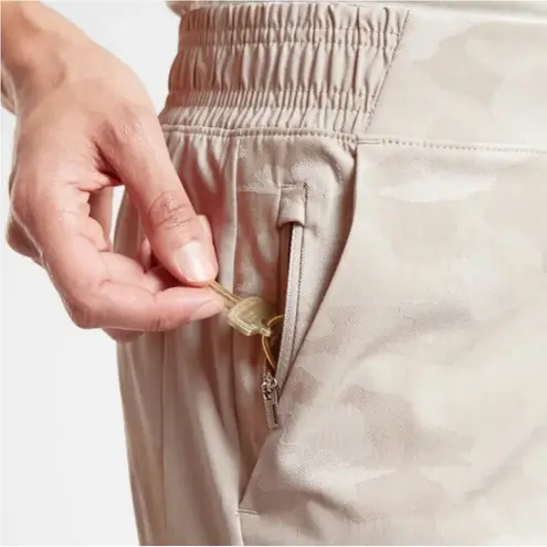 Athleta  Brooklyn Camo Jogger Pant Size 8 Style 599681