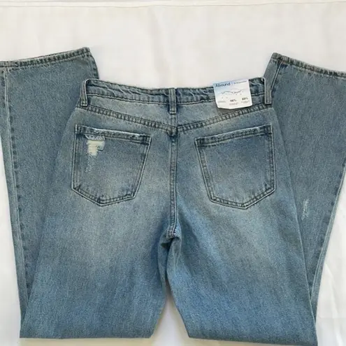 Abound NWT  Destroyed Relaxed Fit Jeans