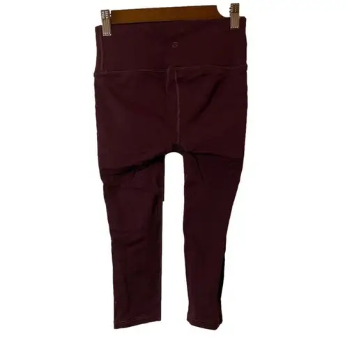 Lululemon Reveal Crop (Stripes 17") Dark Adobe. Size 4